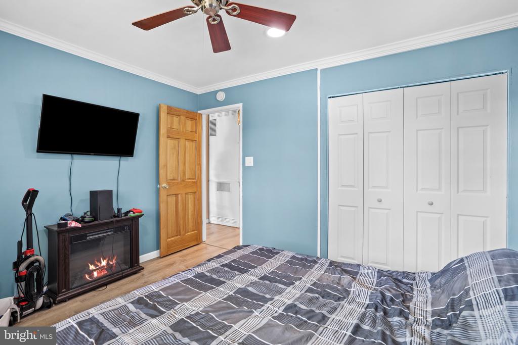 10 THISTLE ROAD
