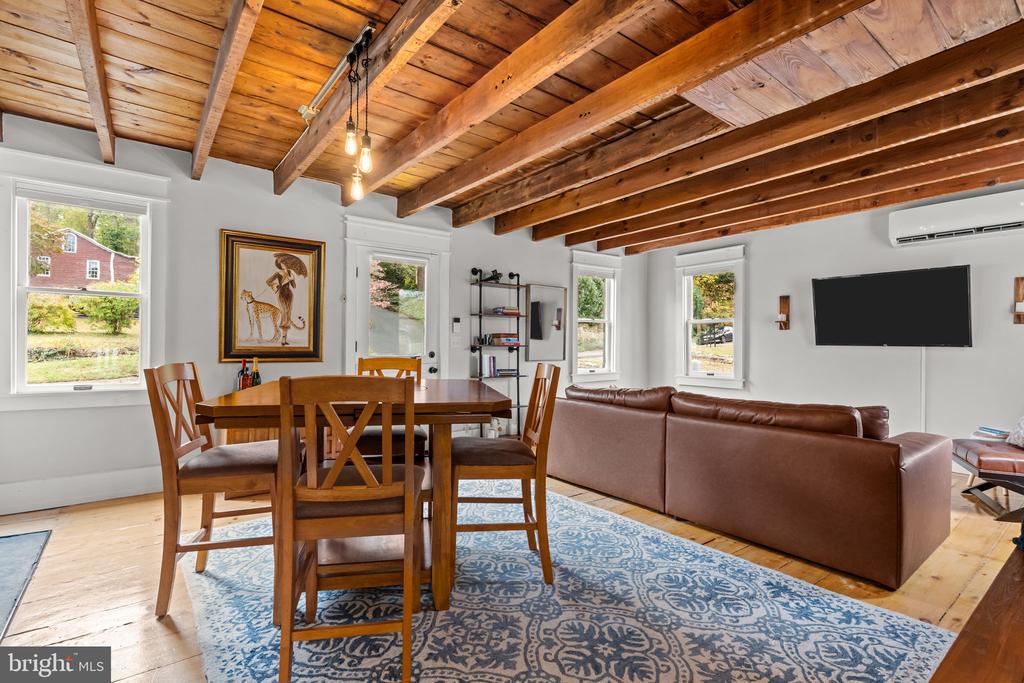 2565 BOGARTS TAVERN ROAD
