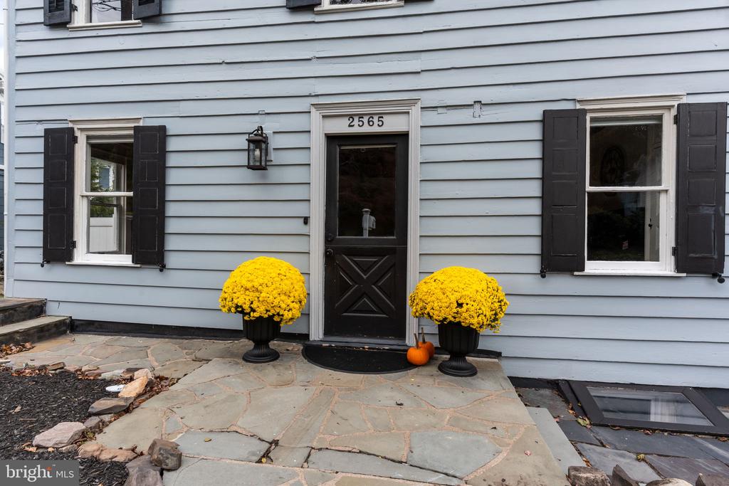 2565 BOGARTS TAVERN ROAD