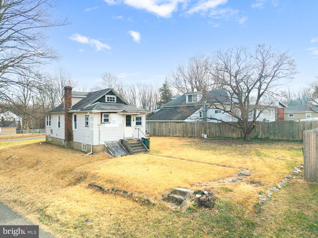 1978 SUMMIT AVENUE