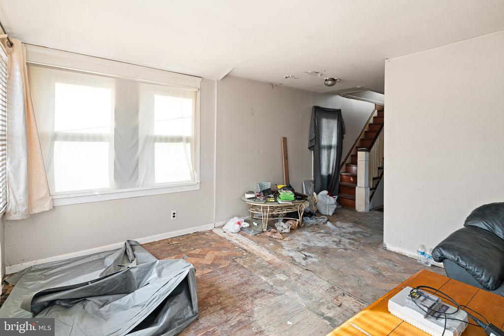 1978 SUMMIT AVENUE