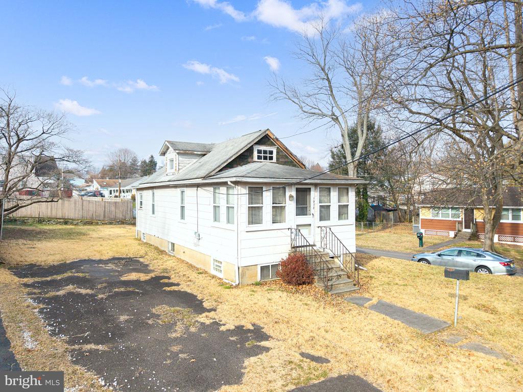 1978 SUMMIT AVENUE