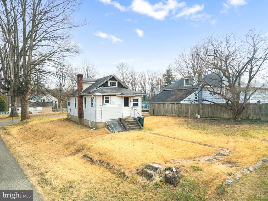1978 SUMMIT AVENUE