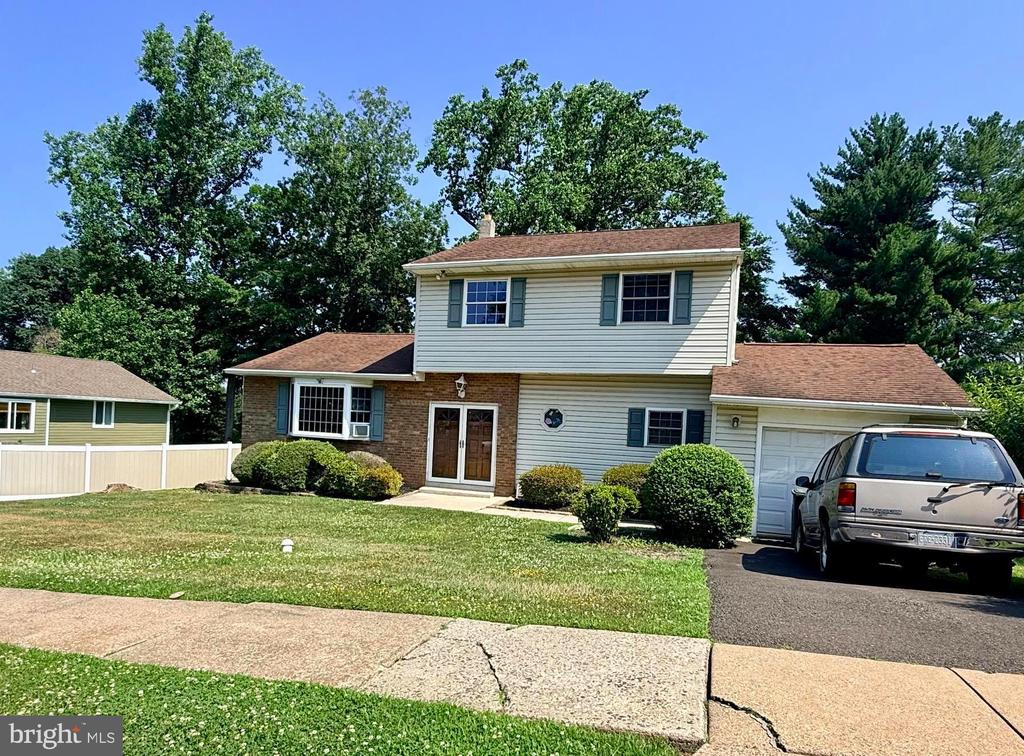 400 CRESTWOOD AVENUE