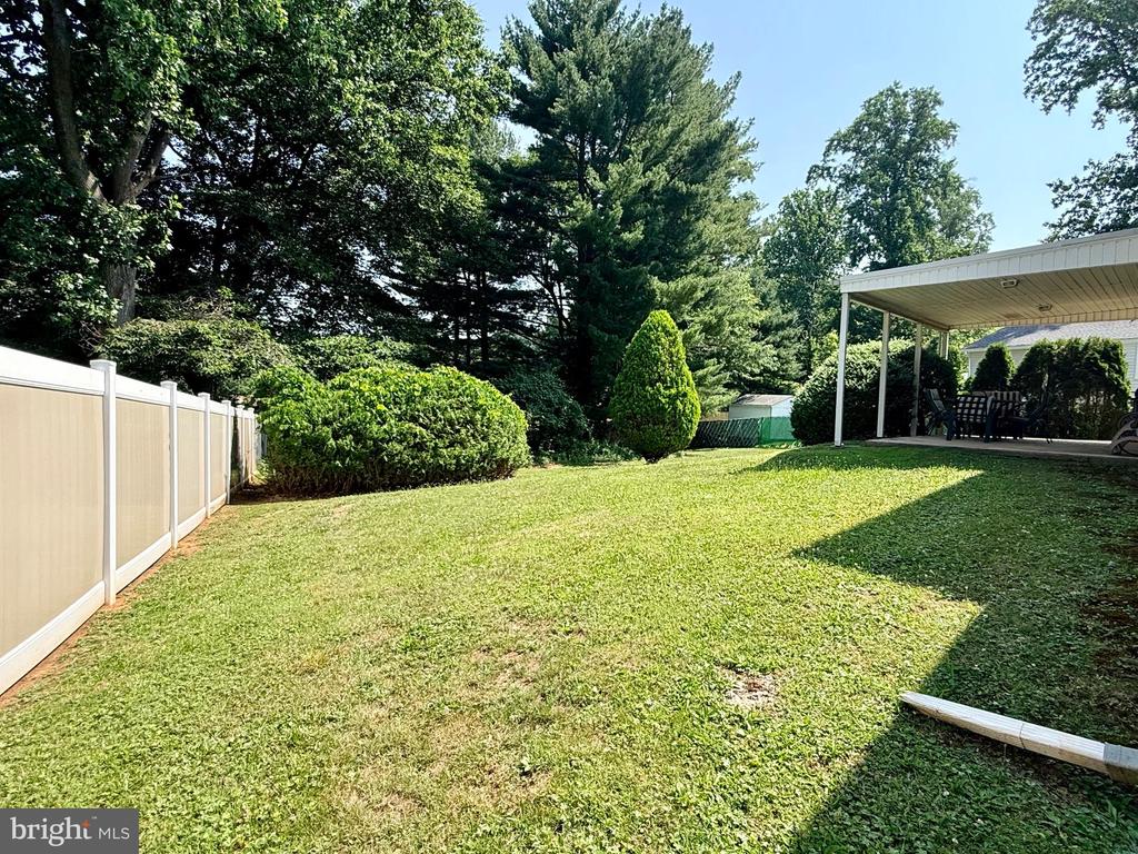400 CRESTWOOD AVENUE