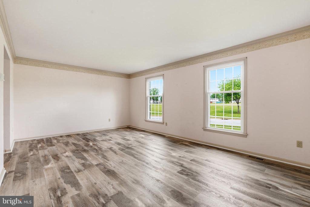 104 NOBLE DRIVE