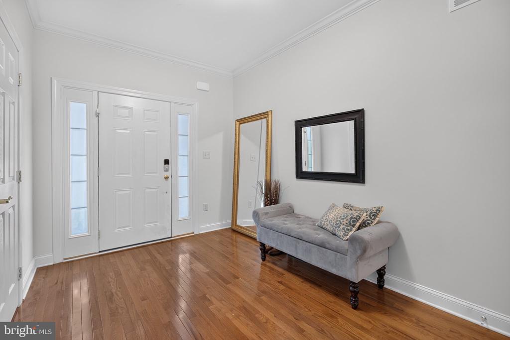 417 OXFORD LANE