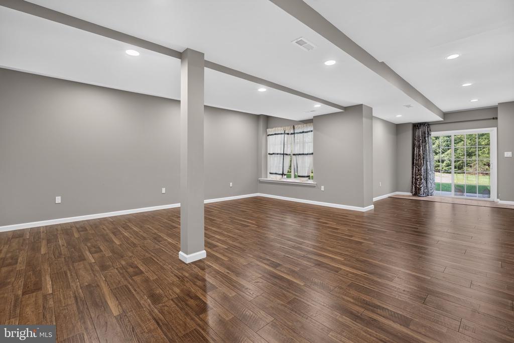 417 OXFORD LANE