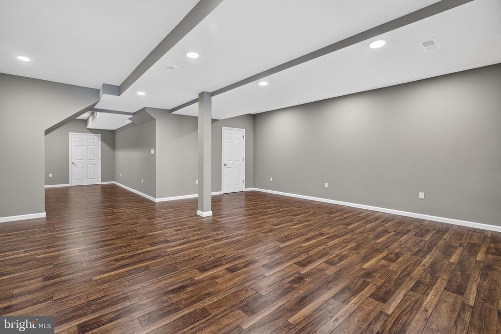 417 OXFORD LANE