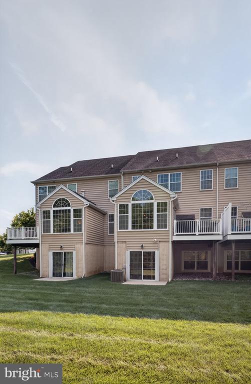 417 OXFORD LANE