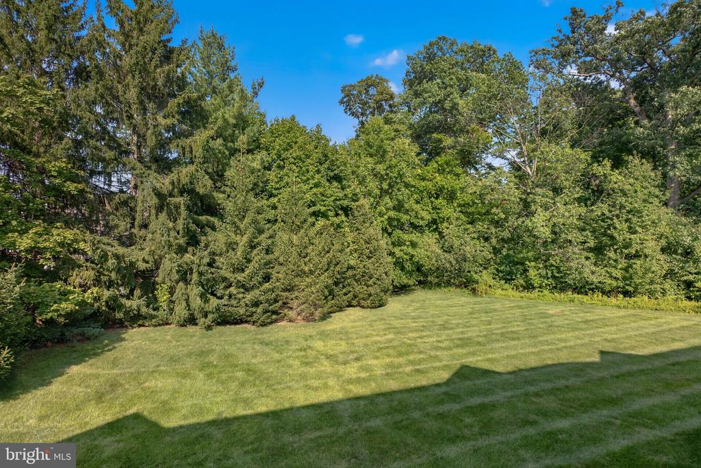 417 OXFORD LANE