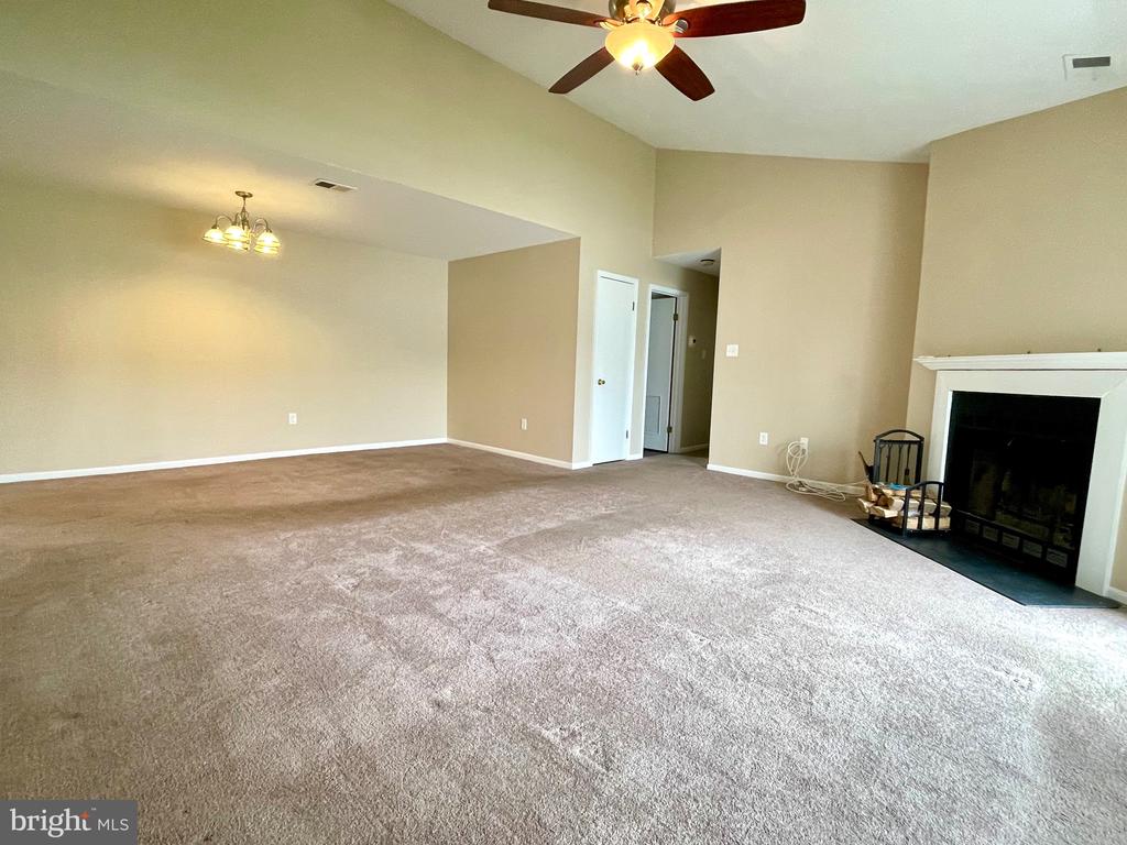 1104 MEWS DRIVE Unit: 1104