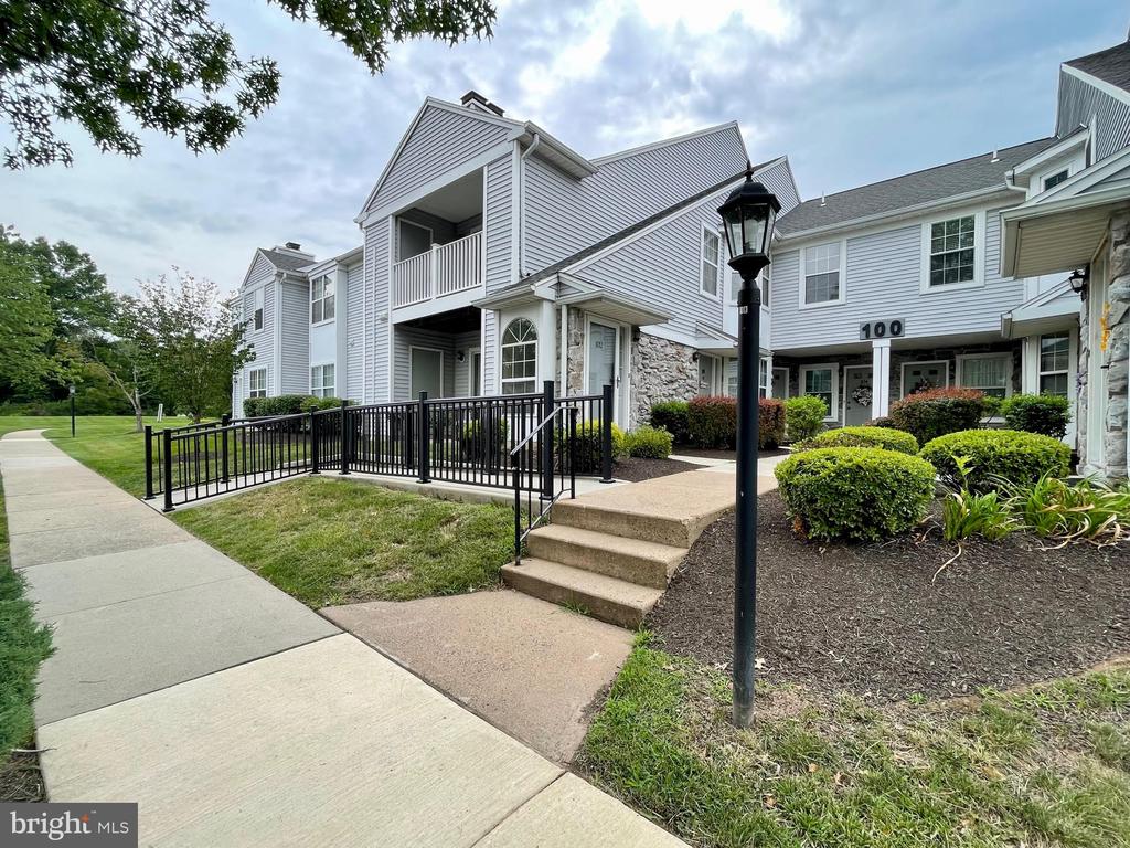 1104 MEWS DRIVE Unit: 1104
