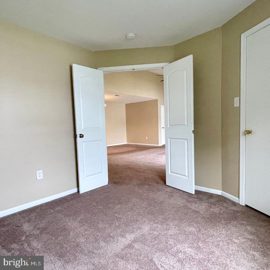 1104 MEWS DRIVE Unit: 1104