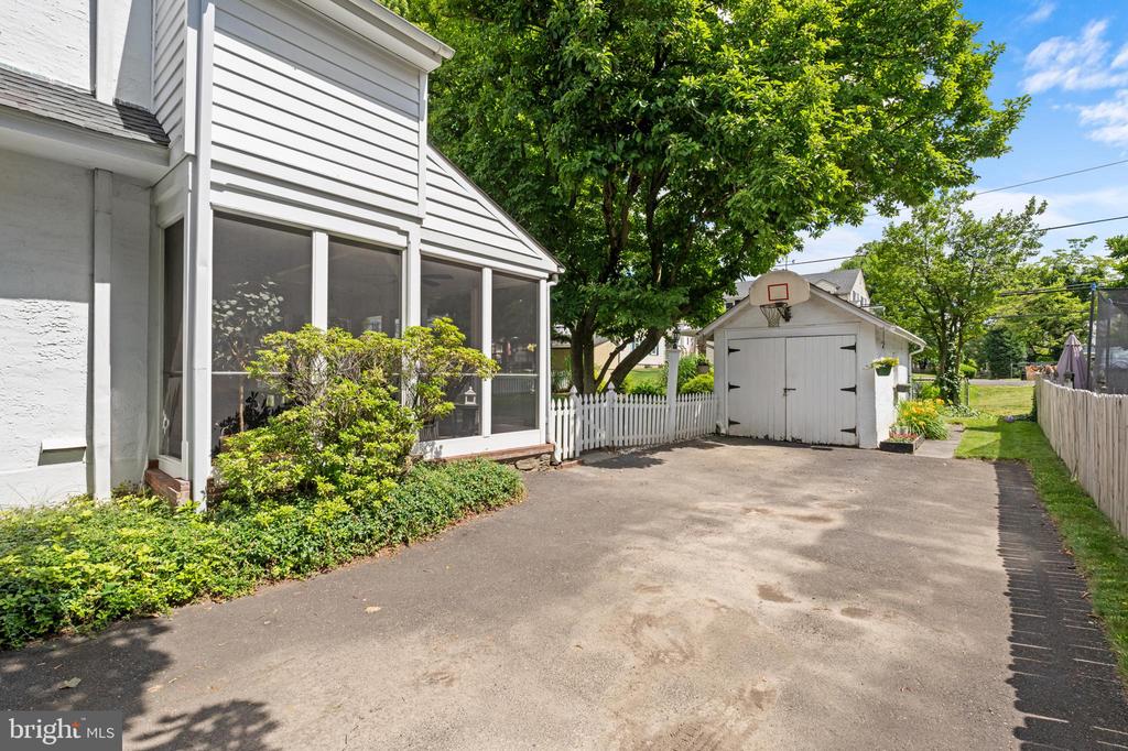 2119 SUSQUEHANNA ROAD