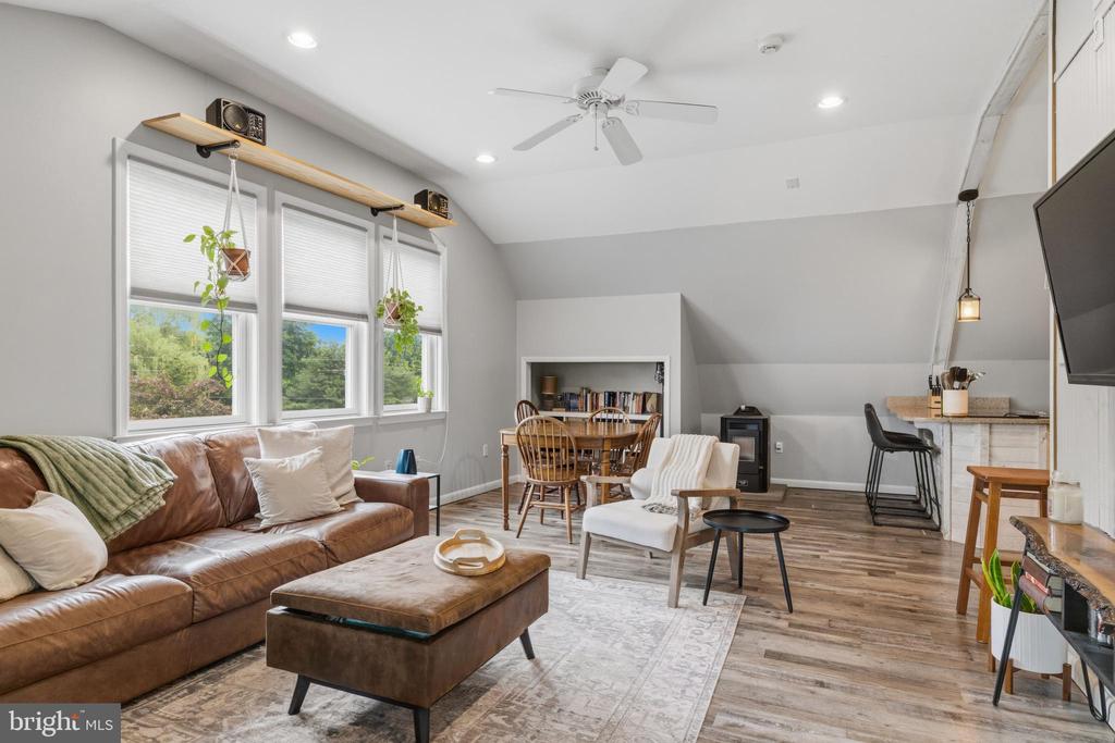 1145 LIMEKILN PIKE