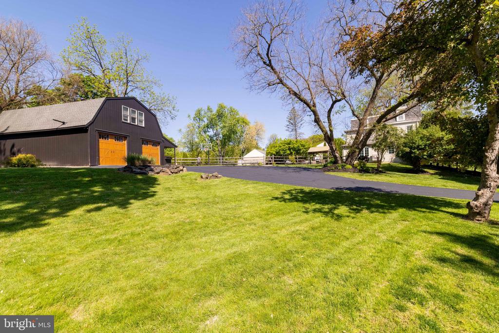 1145 LIMEKILN PIKE