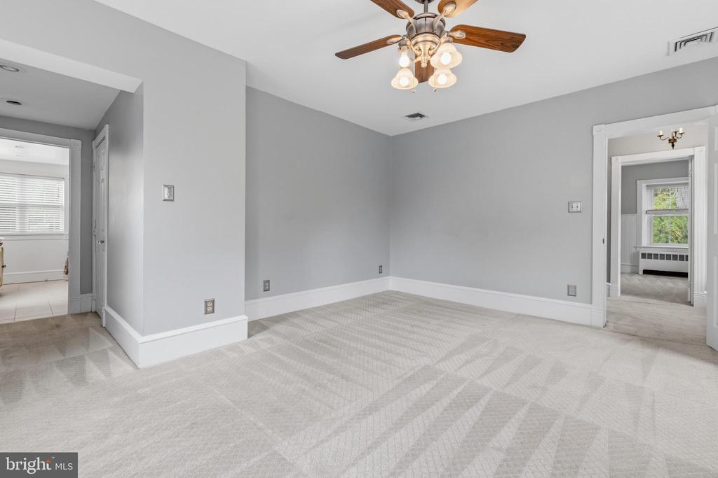 1145 LIMEKILN PIKE