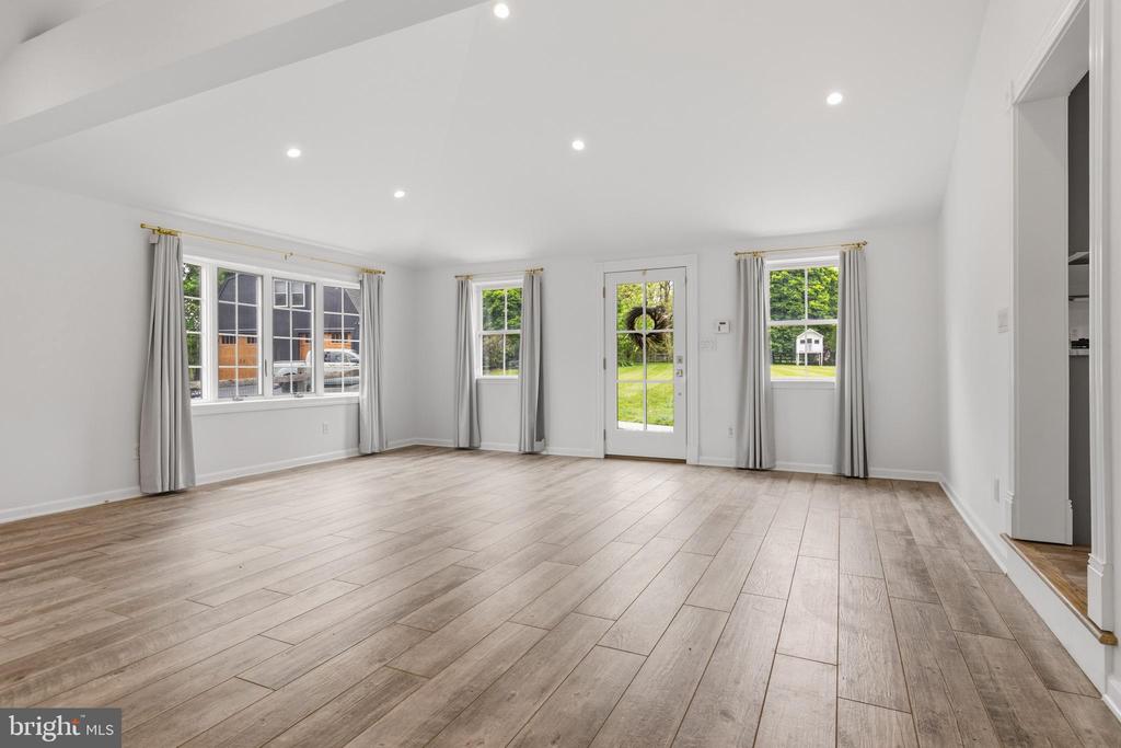 1145 LIMEKILN PIKE