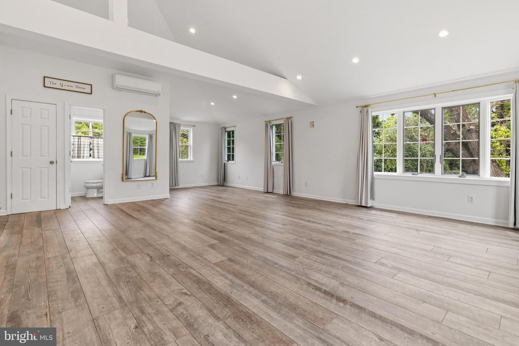 1145 LIMEKILN PIKE