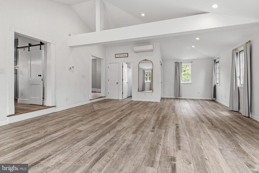 1145 LIMEKILN PIKE
