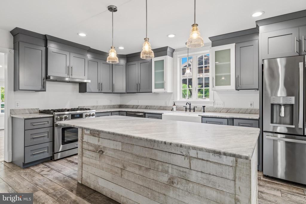 1145 LIMEKILN PIKE