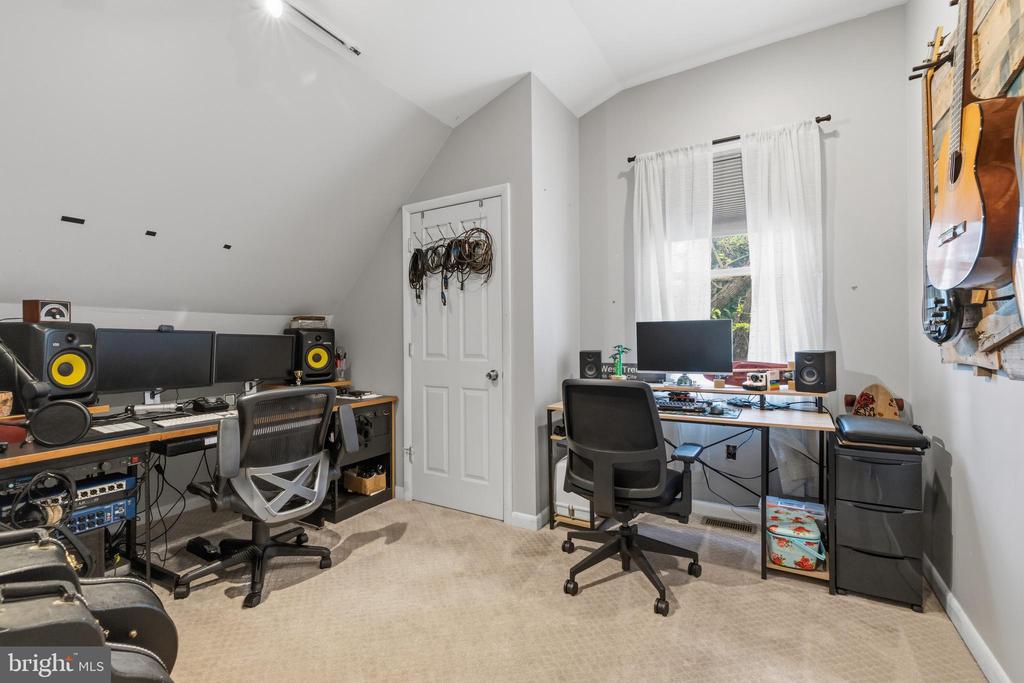 1145 LIMEKILN PIKE