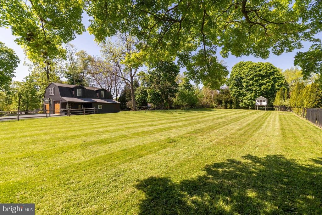 1145 LIMEKILN PIKE