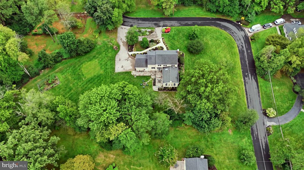 980 VALLEY ROAD