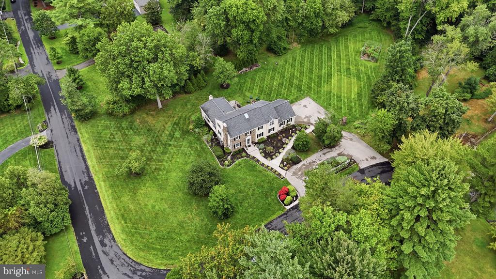 980 VALLEY ROAD