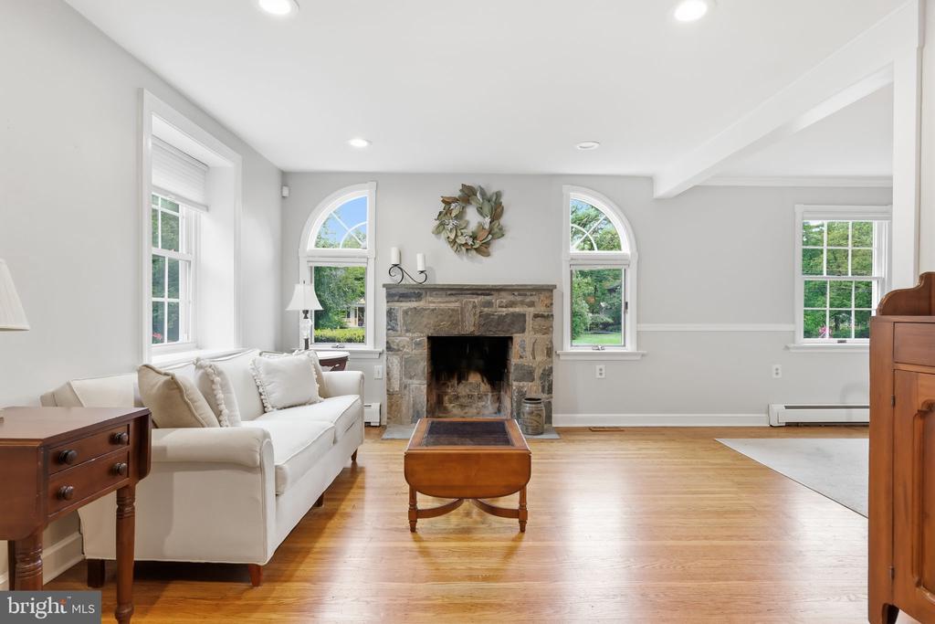 980 VALLEY ROAD