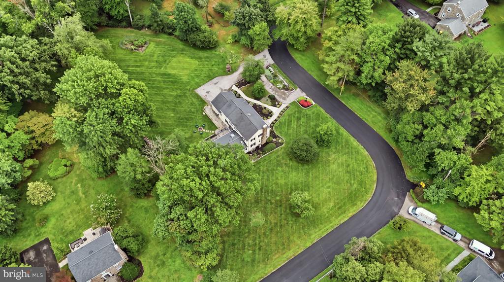 980 VALLEY ROAD