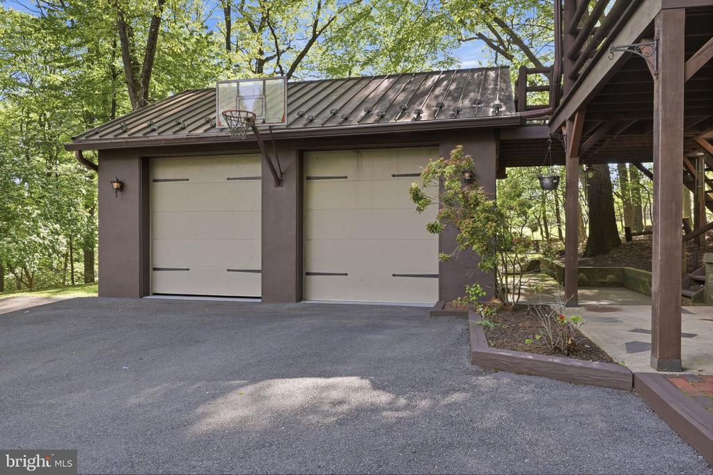 2244 SPRINGTOWN HILL ROAD