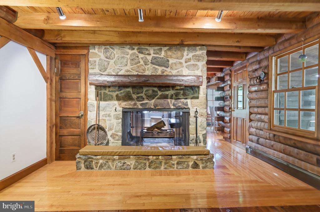 2244 SPRINGTOWN HILL ROAD