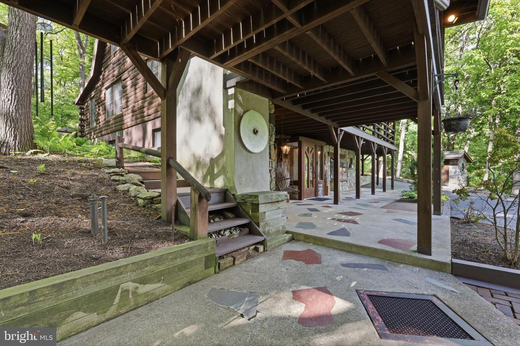 2244 SPRINGTOWN HILL ROAD