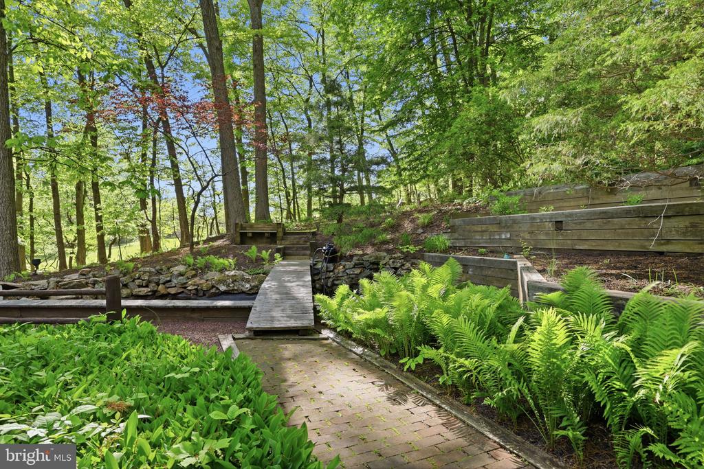 2244 SPRINGTOWN HILL ROAD