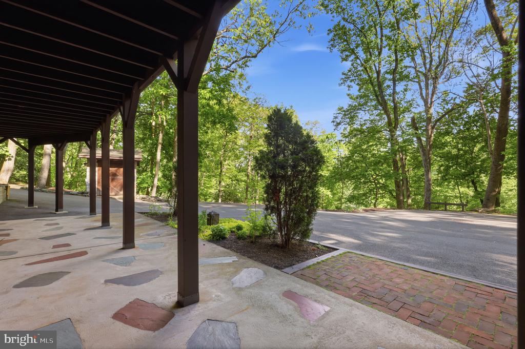 2244 SPRINGTOWN HILL ROAD
