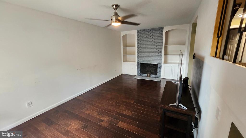 5029 S CONVENT LANE Unit: B