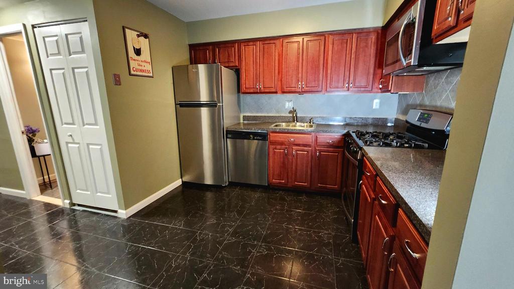 5029 S CONVENT LANE Unit: B