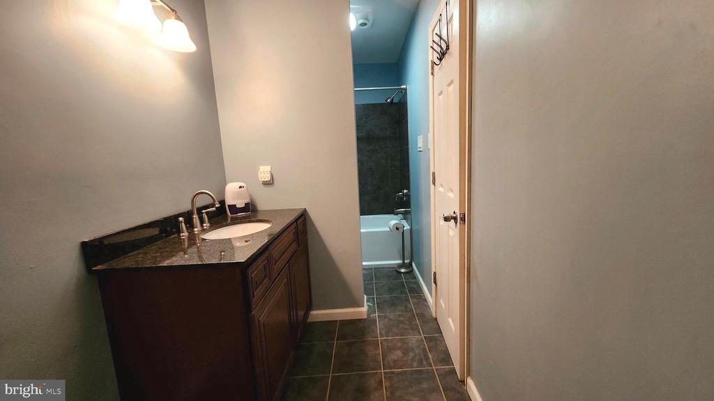 5029 S CONVENT LANE Unit: B