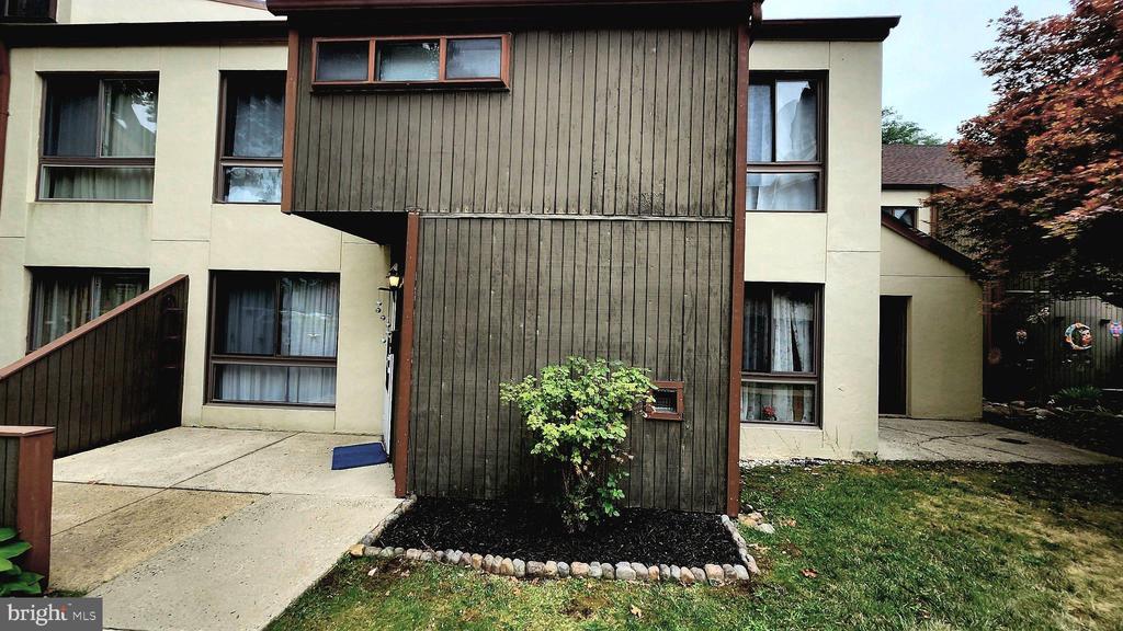 5029 S CONVENT LANE Unit: B