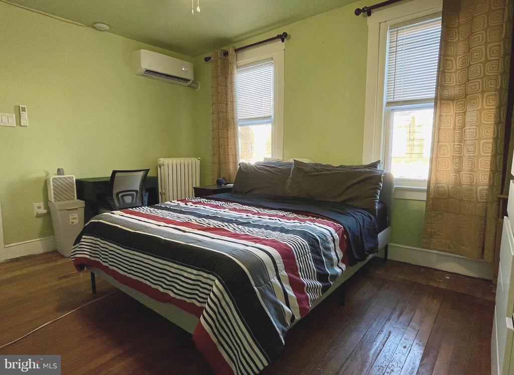 4204 MANAYUNK AVENUE