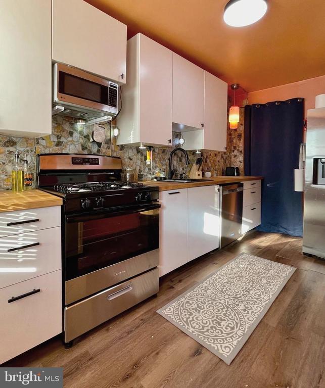 4204 MANAYUNK AVENUE