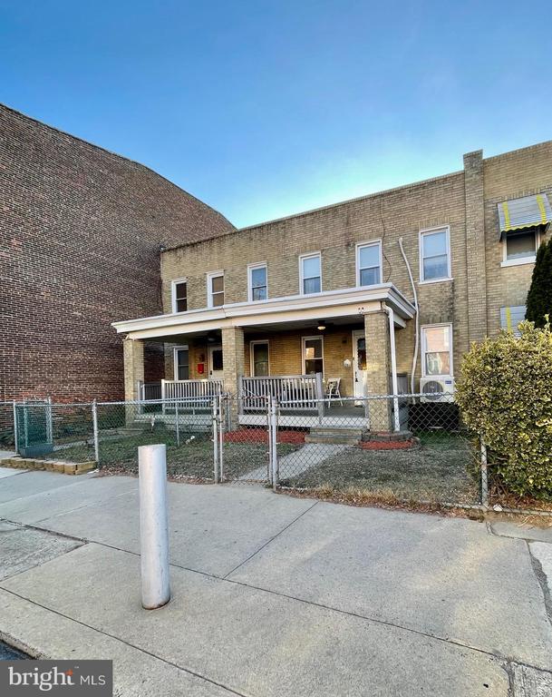 4204 MANAYUNK AVENUE