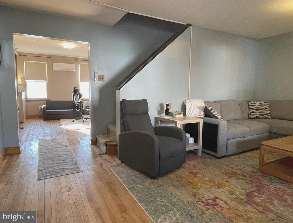 4204 MANAYUNK AVENUE