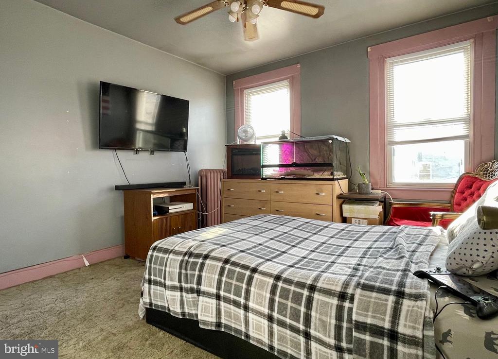 4204 MANAYUNK AVENUE