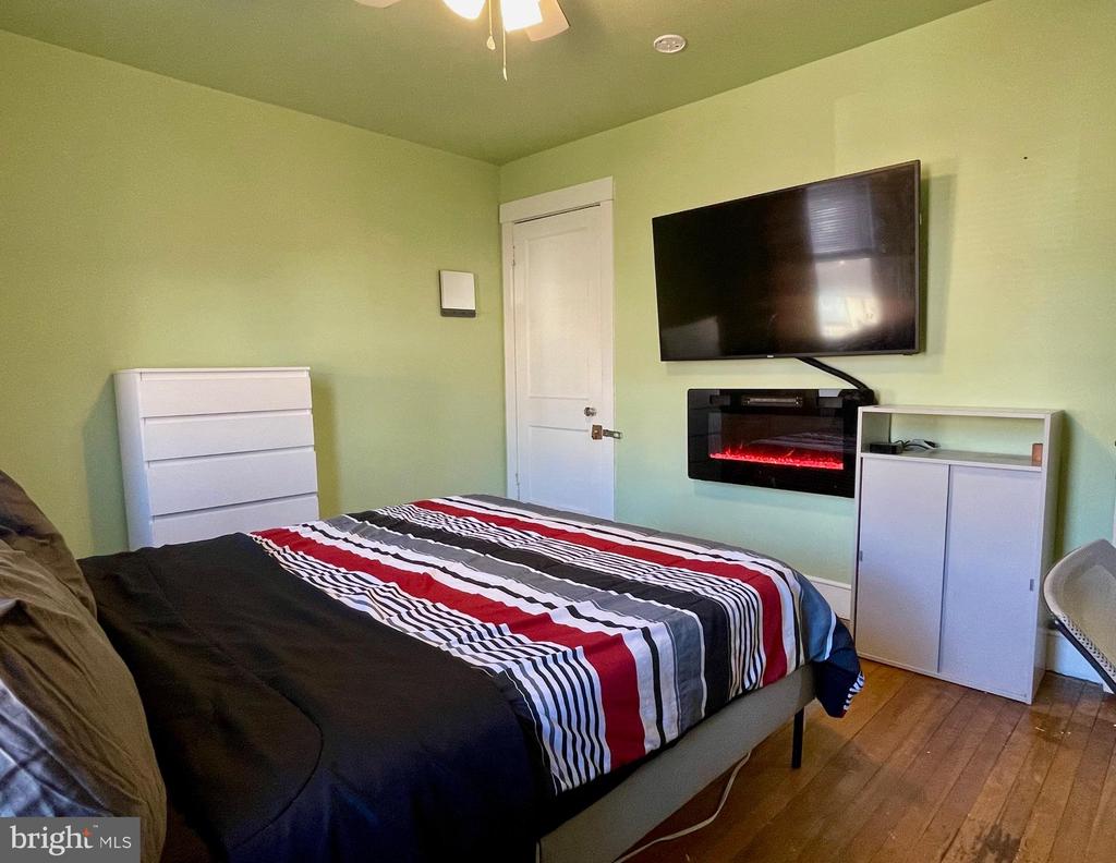 4204 MANAYUNK AVENUE