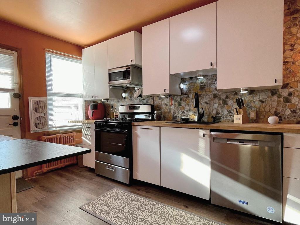 4204 MANAYUNK AVENUE