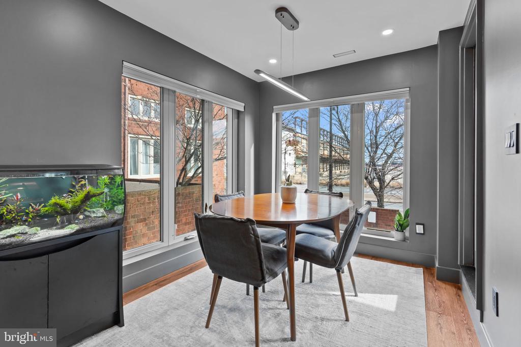 1 CHRISTIAN STREET Unit: 24L