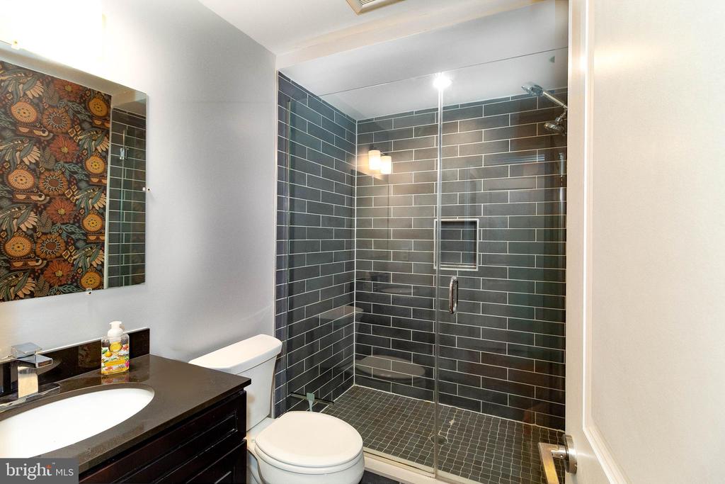 1747 N MARSHALL STREET Unit: 3